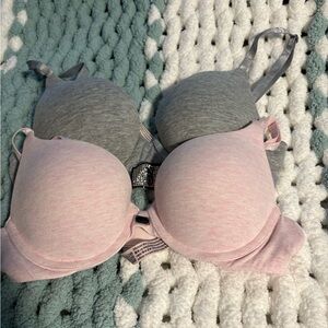 2 Victorias Secret Bras 32B; excellent used condition.